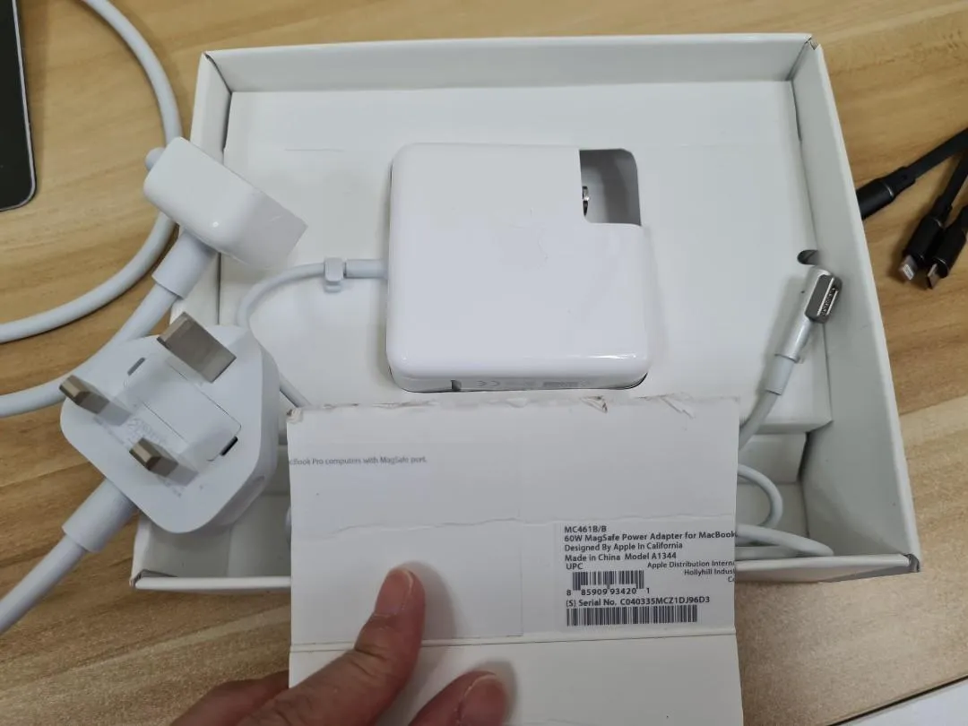 Apple 60W Magsafe Power Adapter